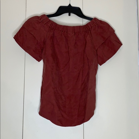 Off the shoulder maroon top - Picture 2 of 3
